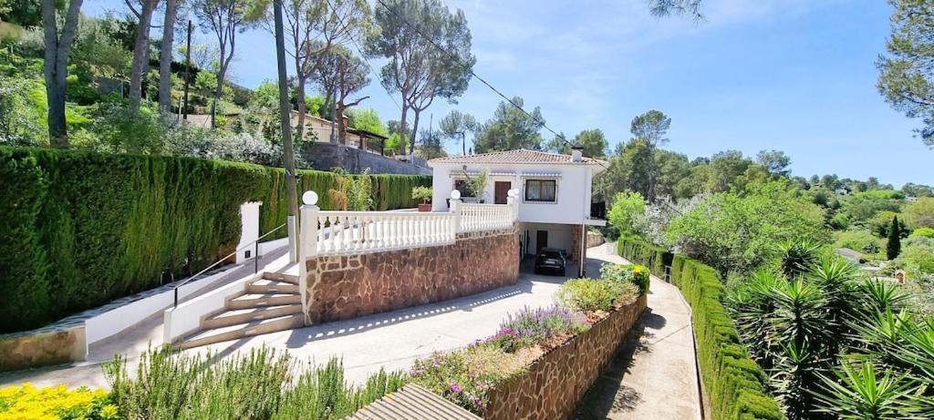 Wonderful Villa, Heated Pool, Near Beautiful Town Alboy 외부 사진